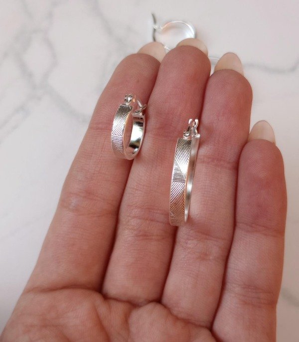 Producto - Argollas Labradas de Acero Blanco - Rayas