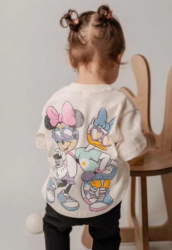 Producto - Remera Over, Daisy