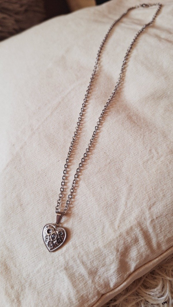 Producto - Cadena de acero quirurgico corazón con piedras