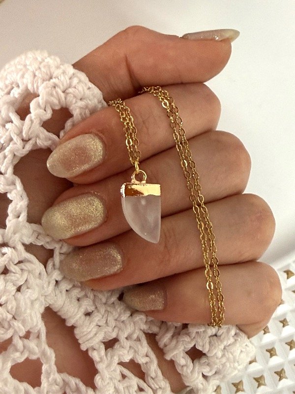 Producto - CD163 Collar piedra color blanca acero dorado 45 cm