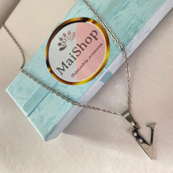 Producto - Collar Letra Inicial  V  con piedritas- AQ
