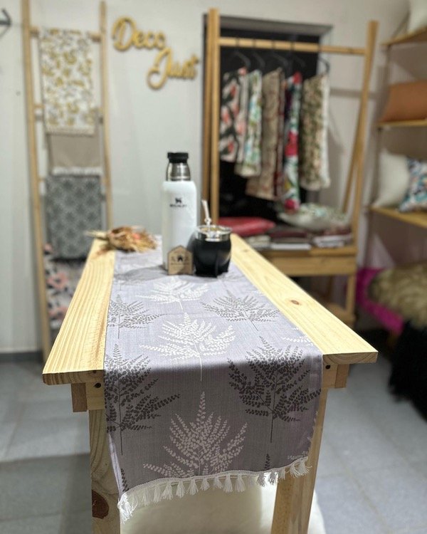 Producto - Arbolito gris con flecos