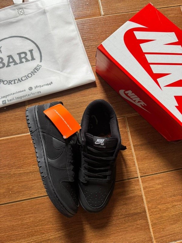Producto - NIKE DUNK NEGRAS
