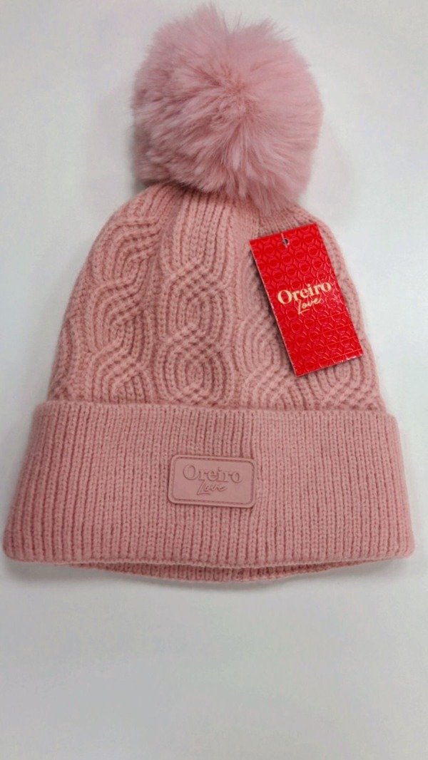 Producto - GORRO DE LANA CON POMPOM -- OREIRO LOVE