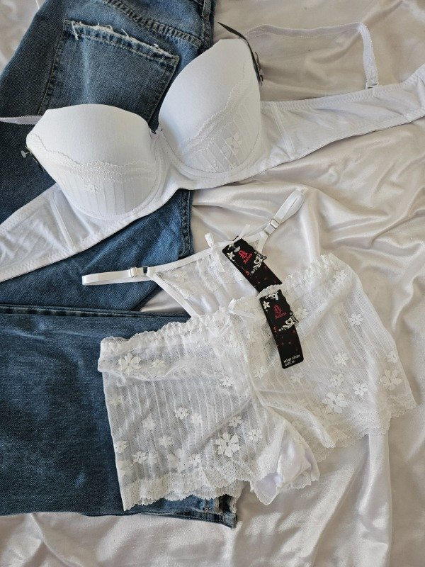 Producto - CONJUNTO IMPORTADO DE TRES PIEZAS (A36 A) BLANCO