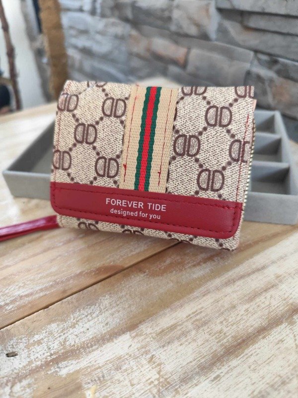 Producto - Billetera mujer chica roja.