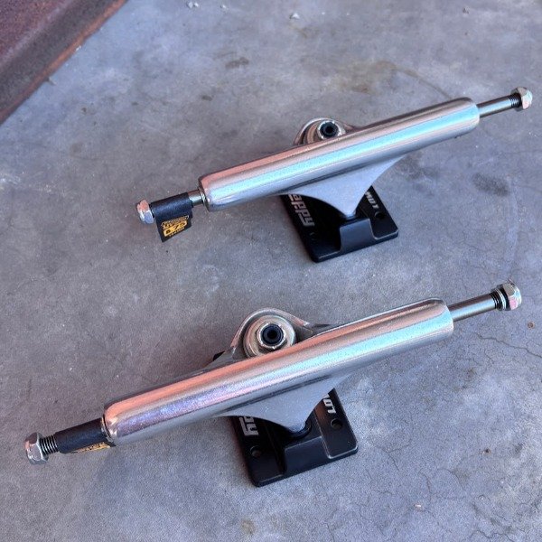 Producto - TRUCKS SLAPPY HOLLOW LOW 8.75