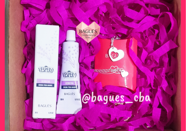 Producto - Set para regalar Cadenitas Corazón + crema de manos 20 g