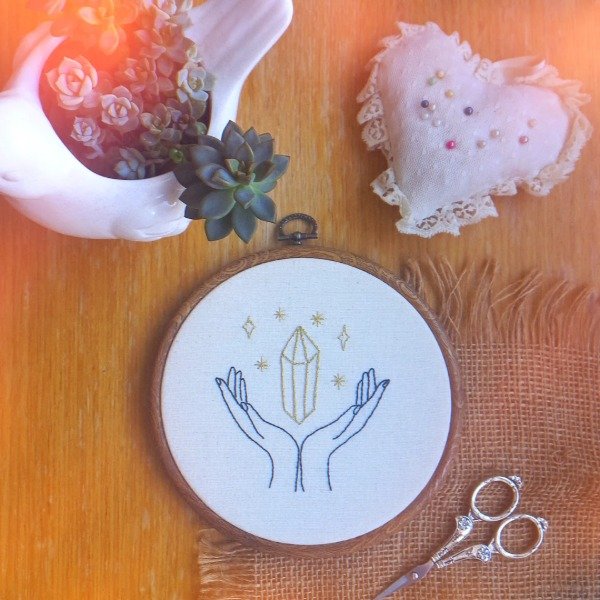 Producto - CUADRITO BORDADO - MODELO MANOS MÁGICAS