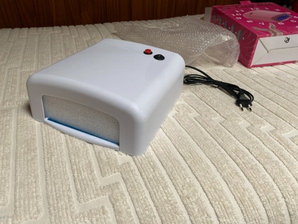 Producto - LUZ UV PARA MANICURIA #10376