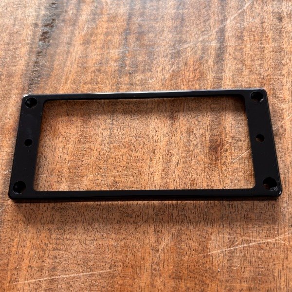 Producto - Marco Humbucker 7 cuerdas Base curva Modelo 95 Negro por unidad - 1