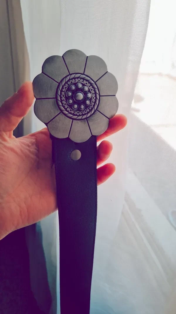 Producto - Cinto flor plateada talle M