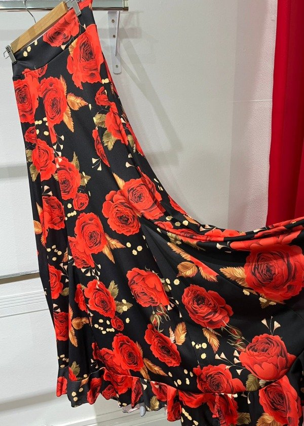Producto - Falda Negra con Flores Rojas TALLE M