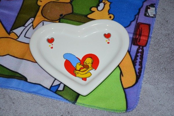 Producto - PLATO CORAZÓN - HOMERO Y MARGE - 0