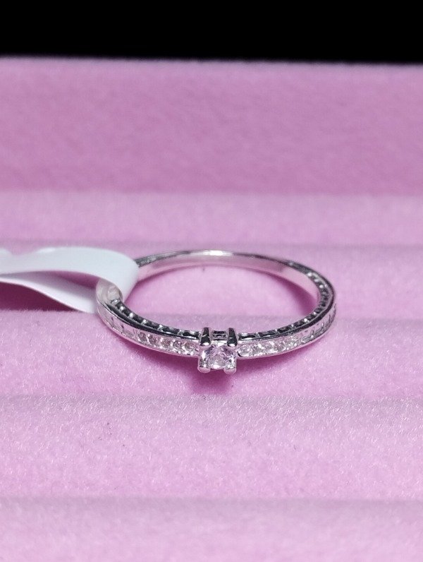 Producto - Anillo de plata cintillo micropave