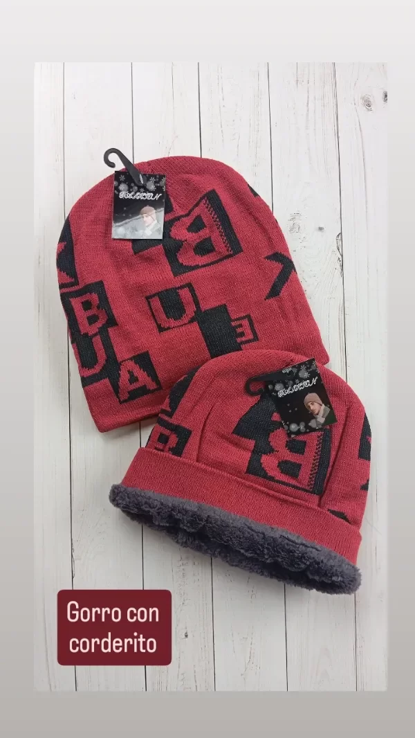 Producto - GORRO CON CORDERITO ROJO