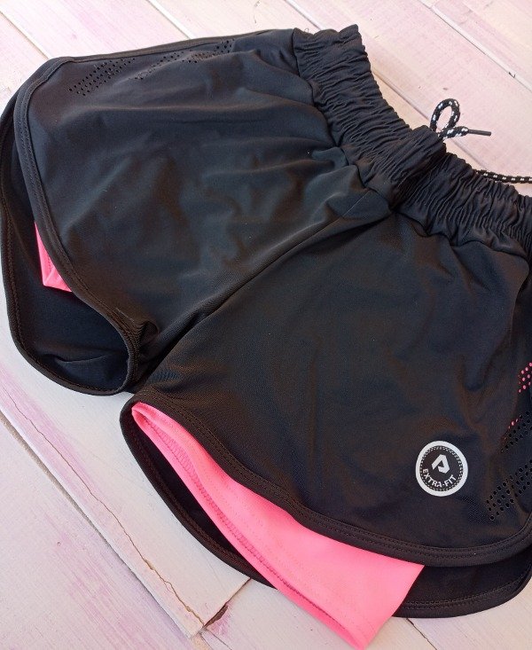 Producto - SHORT POLIAMIDA CON CALZA ROSA