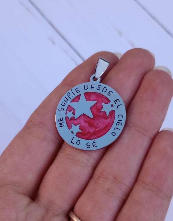 Producto - Dije Me Sonríe Desde El Cielo Esmaltado