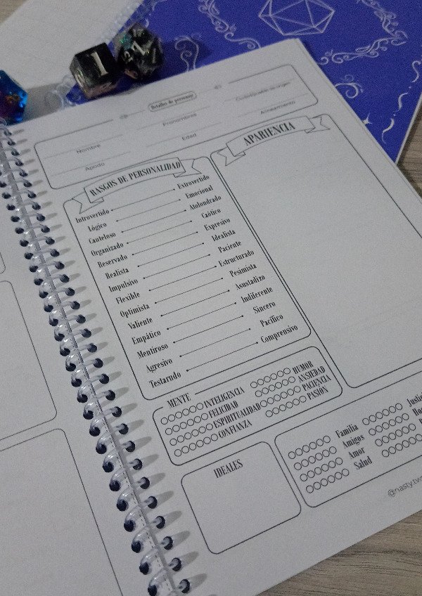 Producto - Cuaderno de Personaje  - Producto físico - 2