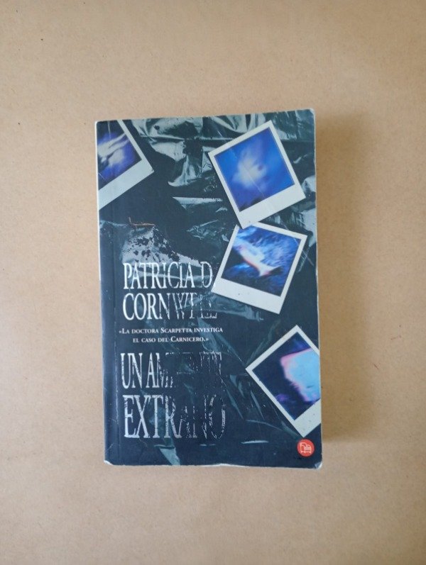 Producto - Un amante extraño - Patricia Cornwell - Punto de Lectura 2002