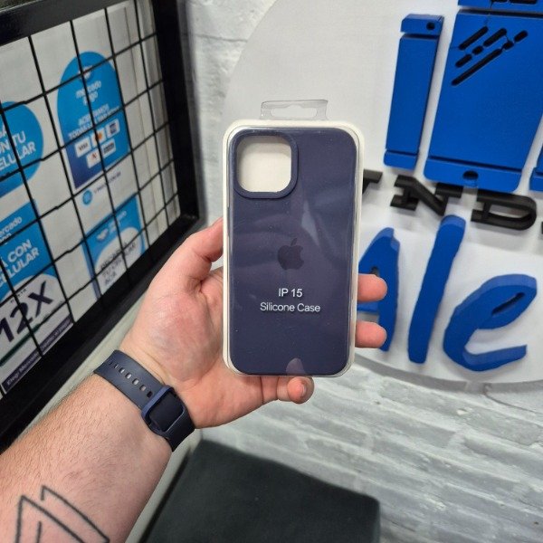 Producto - Silicone Case Celeste Pastel - iPhone 15