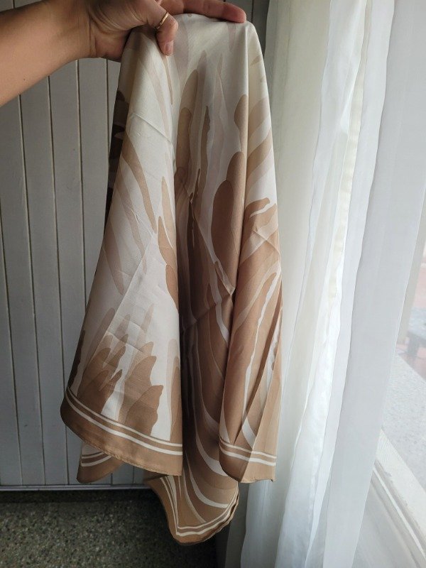 Producto - Pañuelo Elena 90x90