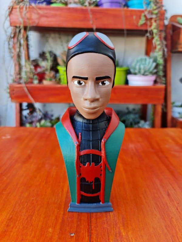 Producto - Busto Miles Morales