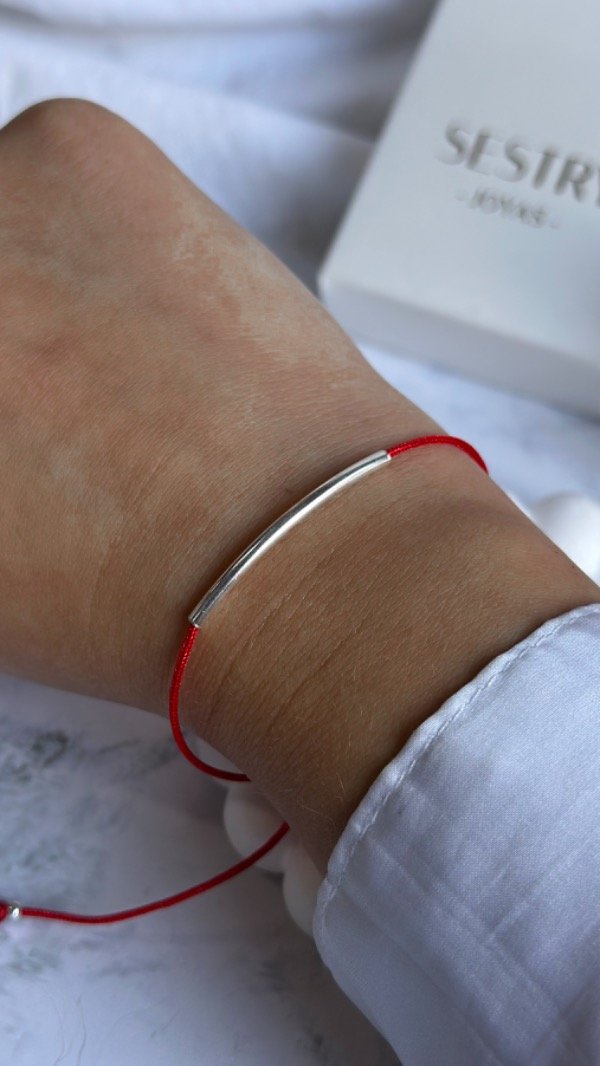 Producto - Pulsera hilo rojo barrita (Plata)