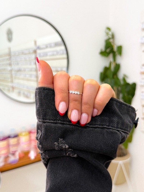 Producto - Anillo acero blanco mini tréboles cúbics regulable