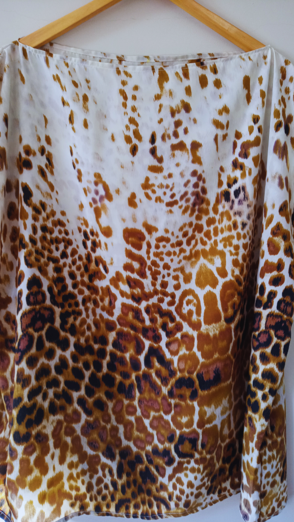 Producto - Camisola Larga En Gasa De Seda. Animal Print XL
