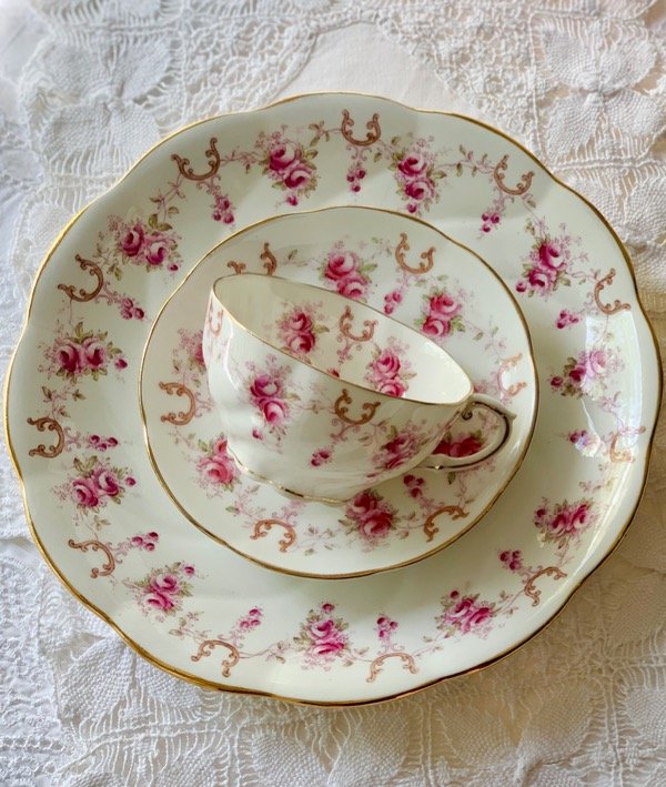 Producto - Taza y plato de té Aynsley