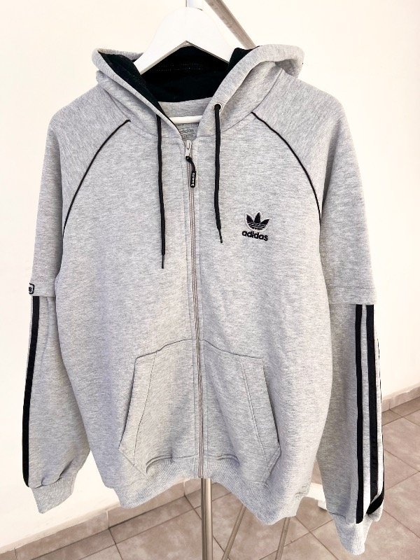 Producto - Campera retro AD gris