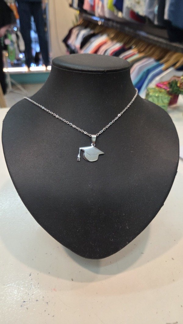 Producto - Cadenita graduación