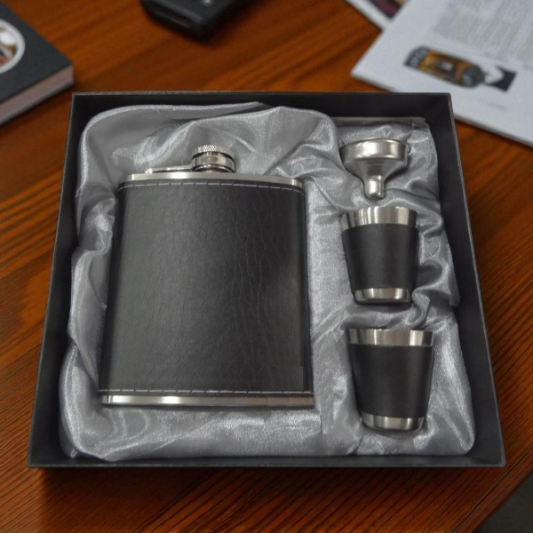 Producto - PETACA DE WHISKY ECOCUERO INOX 200CC + 2 SHOTS