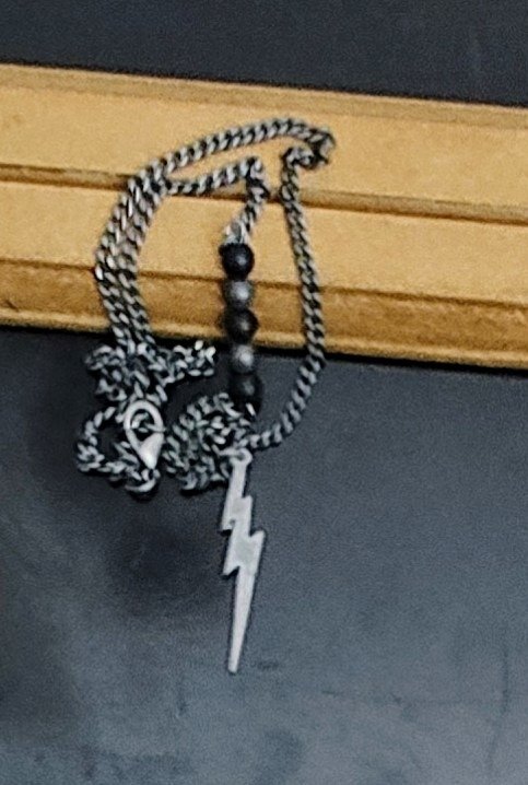 Producto - Collar Plata Vieja con detalle de piedras en la Cadena Dije Rayo 60 cm