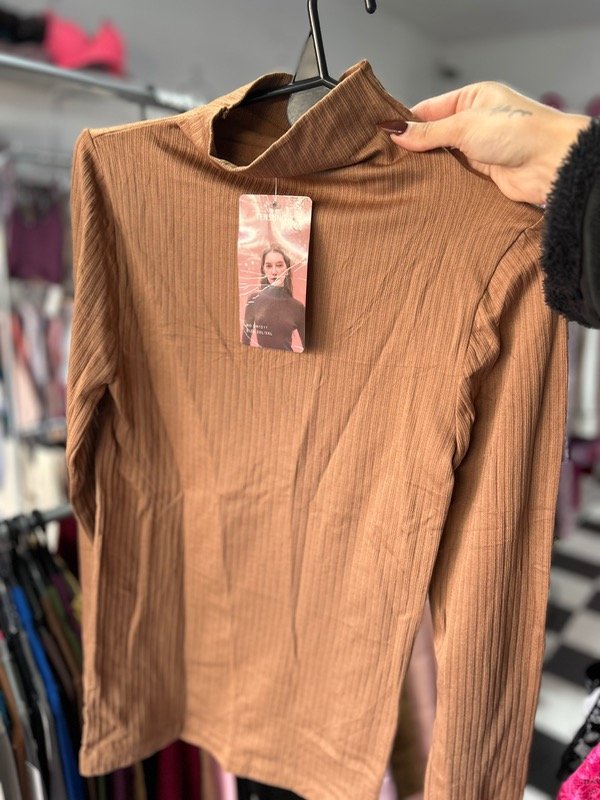 Producto - Polera térmica chocolate