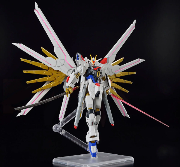 Producto - Figura tipo Model kit - Mighty Strike Freedom (250) - Gundam - Escala 1/144