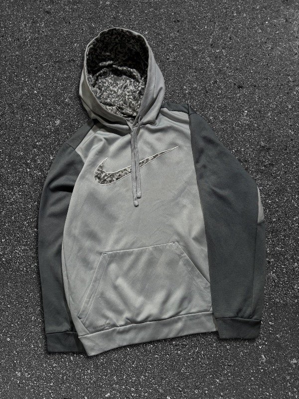 Producto - HOODIE NIKE BIG SWOOSH THERMA FIT GRAYOG