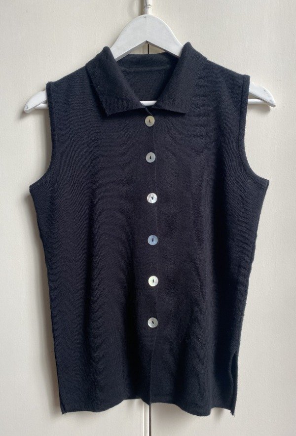 Producto - Chaleco negro tejido