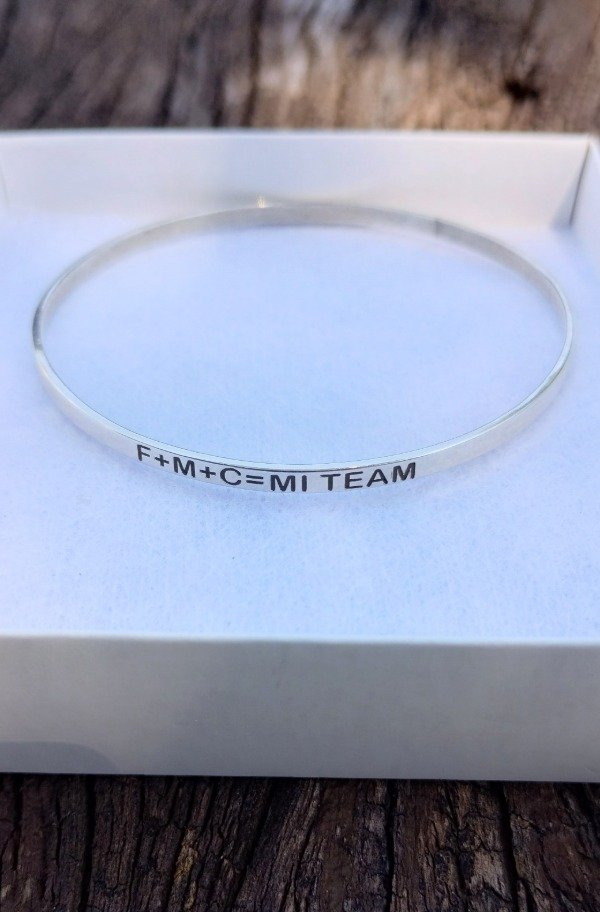 Producto - Pulsera esclava 2 mm plana con grabado