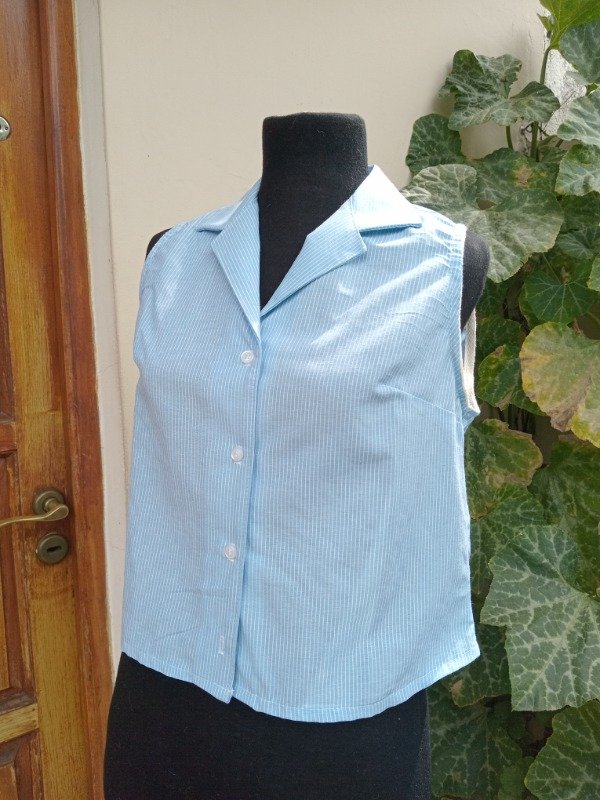 Producto - Camisa entallada celeste