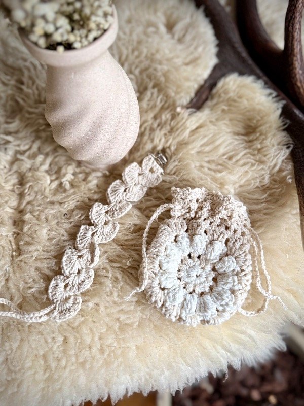 Producto - PORTA CHUPETE + BOLSITA FLOR