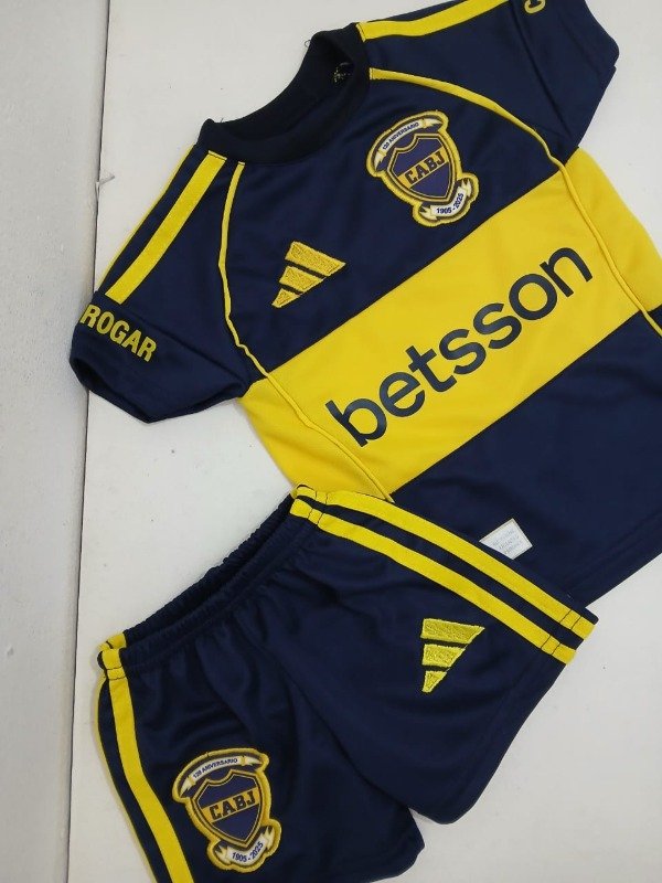 Producto - Conjunto de bebé camiseta y short BOCA