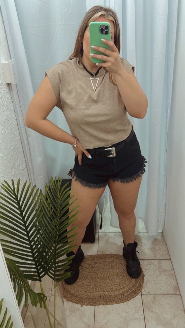 Producto - Short Negro Desflecado