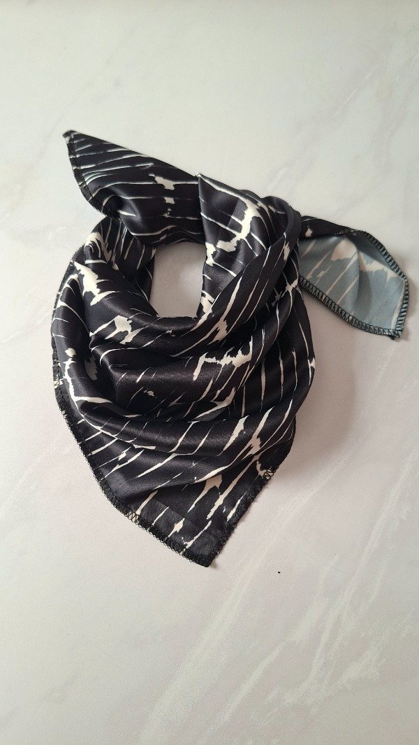 Producto - Pañuelo Satén negro con blanco