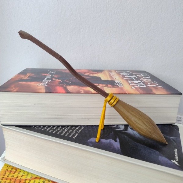 Producto - Figura - Escoba voladora