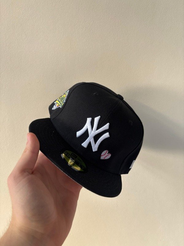 Producto - New Era New York Yankees Team Heart Black 59FIFTY Fitted MLB