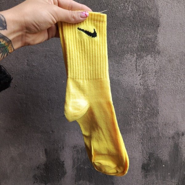 Producto - Nike amarilla
