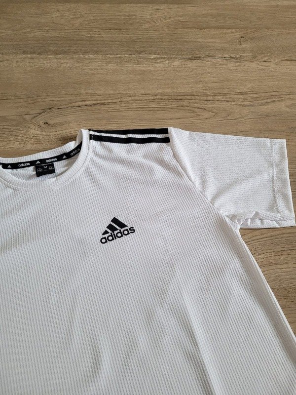 Producto - Remera Adidas Originals - 2
