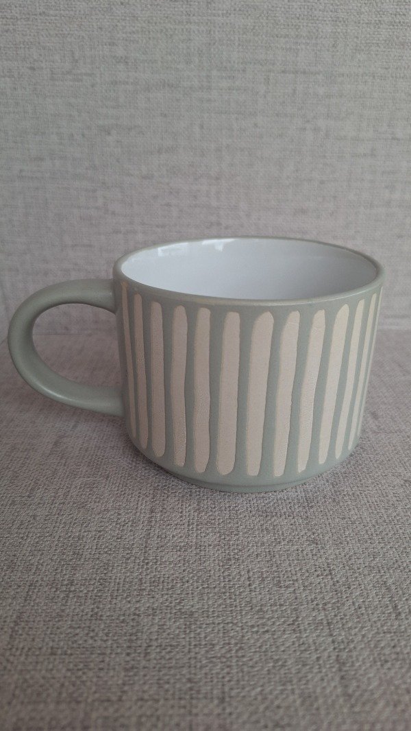 Producto - Taza gris rallas
